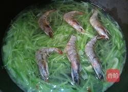 萝卜丝竹节虾汤的做法图解4