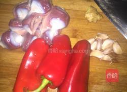 辣椒炒鸡胗的做法图解1