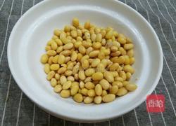 海带黄豆炖猪蹄的做法图解3