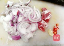 洋蔥爆肉片的做法圖解1