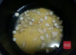 莲子百合粥的做法图解3