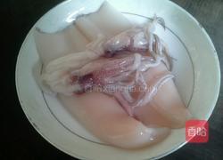 韭菜炒墨鱼仔的做法图解2