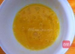 香肠辣椒炒鸡蛋的做法图解1