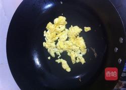 香肠辣椒炒鸡蛋的做法图解3