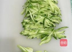 黄瓜清汤面的做法图解1