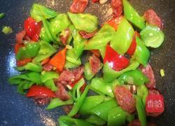 腊肠尖椒炒鸡蛋的做法图解8