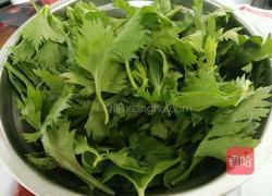 芹菜叶咸菜的做法图解1