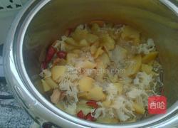 苹果银耳汤的做法图解3