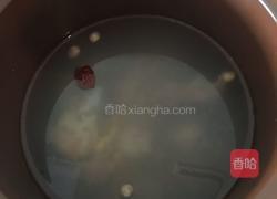 黄豆炖猪脚汤的做法图解4