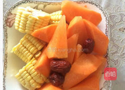 玉米红萝卜猪骨汤的做法图解3