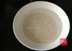 央视之猪肉皮蛋瘦肉粥的做法图解1