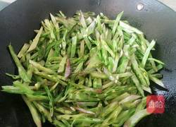 扁豆炒火腿的做法图解6