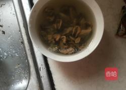 萝卜淡菜汤的做法图解1