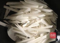 萝卜淡菜汤的做法图解5