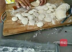 芹菜猪肉 韭菜鸡蛋水饺的做法图解4