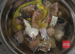 红烧草鱼的做法图解1