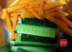 百吃不厌酱黄瓜的做法图解1