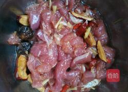 红枣瘦肉粥的做法图解3