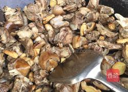 药膳甘蔗炆羊肉的做法图解3