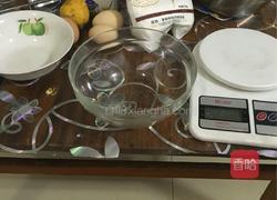 戚风三层草莓夹心蛋糕的做法图解1