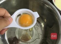 戚风三层草莓夹心蛋糕的做法图解2