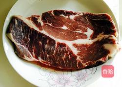 黑椒红酒煎牛排的做法图解2