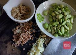 香酥蚕豆肉沫的做法图解1