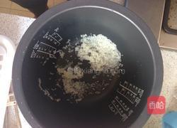 金针菇鸡肉粥的做法图解2