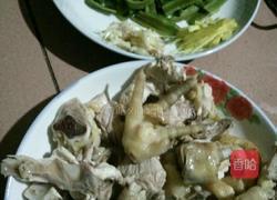 贡菜焖鸡肉的做法图解2