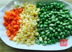 清炒毛豆玉米胡萝卜的做法图解1