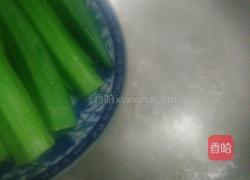 白灼秋葵的做法图解3