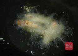 干炸小鱼的做法图解5