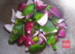 青椒炒鸡蛋木耳紫圆葱的做法图解4