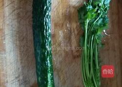 凉拌香菜黄瓜的做法图解1