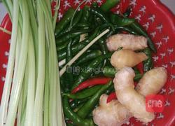 腌青辣椒的做法图解1