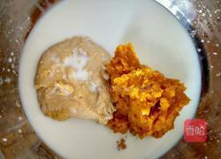 芝麻南瓜千层饼的做法图解1