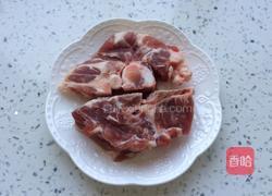排骨炖豆角的做法图解1