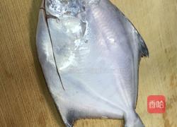 香煎白鲳鱼的做法图解1
