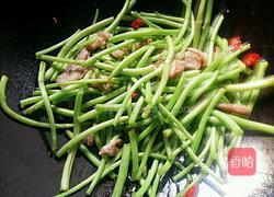 咸肉炒藜蒿的做法图解9