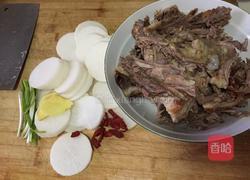 鸭架萝卜汤的做法图解2