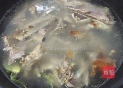 鸭架萝卜汤的做法图解5