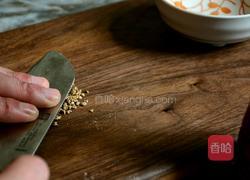 贝阿恩酱汁 SAUCE BEARNAISE的做法图解1