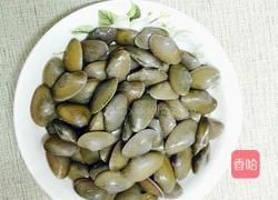 猪肉花甲韭菜汤的做法图解1