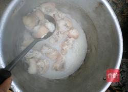 黄豆酱焖猪脚的做法图解2