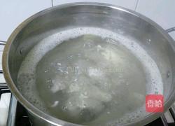 玉米排骨汤的做法图解2