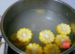 玉米排骨汤的做法图解5