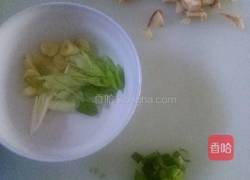 鸡骨架炖土豆的做法图解3