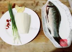 鲫鱼萝卜丝汤的做法图解1