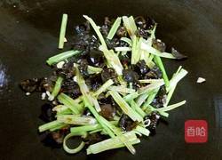 芹菜炒木耳的做法图解6