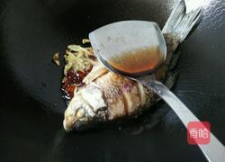 红烧鲫鱼的做法图解4